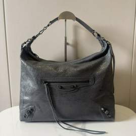 Picture of Balenciaga Handbags _SKUfw225970674fw